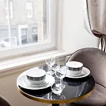 Joivy Attractive Flat Near Haymarket Station