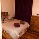 Vibrant Apartment At The Shore In Leith