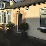 Ultra Stylish Furnished Home In Edinburgh