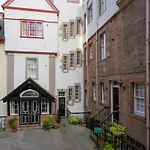 Pass The Keys Historic Ramsay Garden Apt With Balcony Views