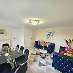 4 Bed House With 6 Beds
