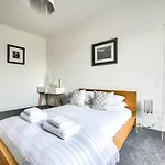 Guestready - Modern 2Br Home On The Royal Mile!