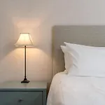 Causewayside Apartment - The Edinburgh Address