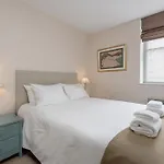 Causewayside Apartment - The Edinburgh Address