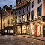 Stylish & Charming Retreat For 2- City Centre!