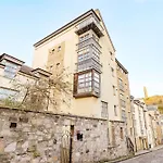 Joivy Stylish Apartment With Balcony In Old Town