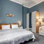 A Two Bedroom Apartment - Victorian Villa At 8 Priestfield Road