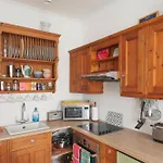 Cozy With Character Vibrant Cottage Style Flat At Leith Links Park