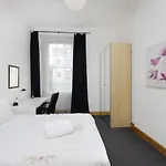 Joivy 3 Bed Flat In Old Town, Close To Grassmarket