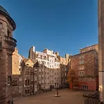 Ladystairs 2 Royal Mile