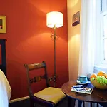 Joivy Bohemian Writers Retreat In Old Town