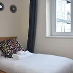 Brunswick Road - Spacious 3Br 10 Minutes From Princes Street