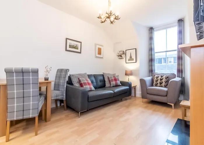 Bright And Cosy Flat At The Heart Of The Old Town