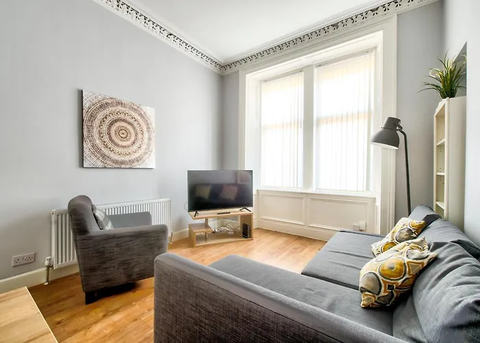 Edinburgh Luxury Central Apartment ✰ Sleeps 6 ✰ Free Parking