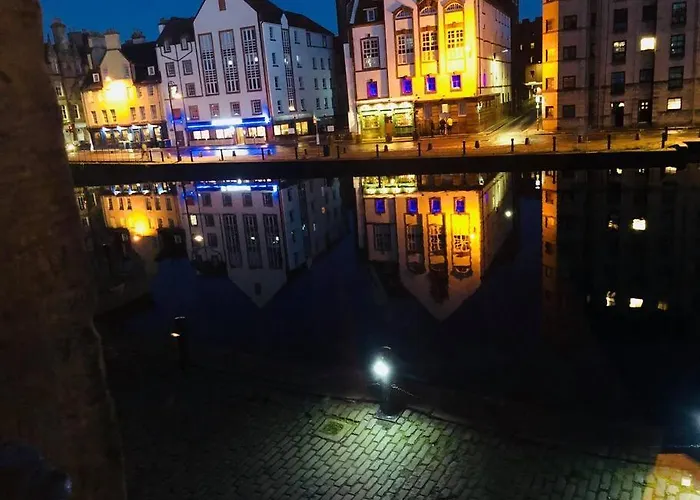 Vibrant Apartment At The Shore In Leith
