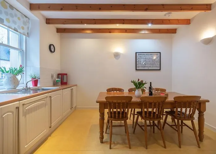 The Converted Stables - A Characterful Mews House