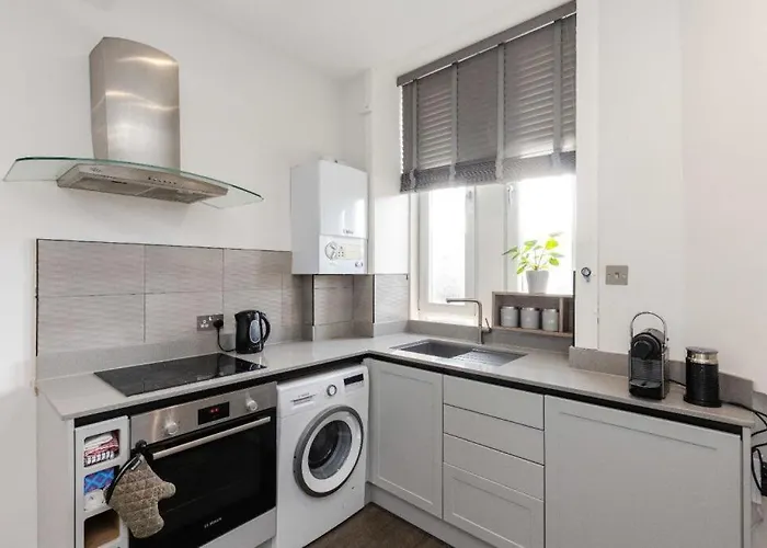 Beautiful Flat Close To City Centre
