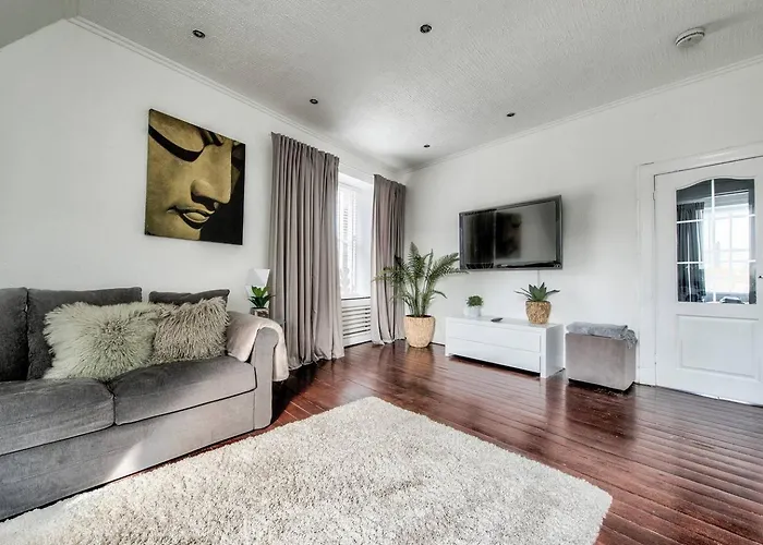 Guestready - Modern 2Br Home On The Royal Mile!