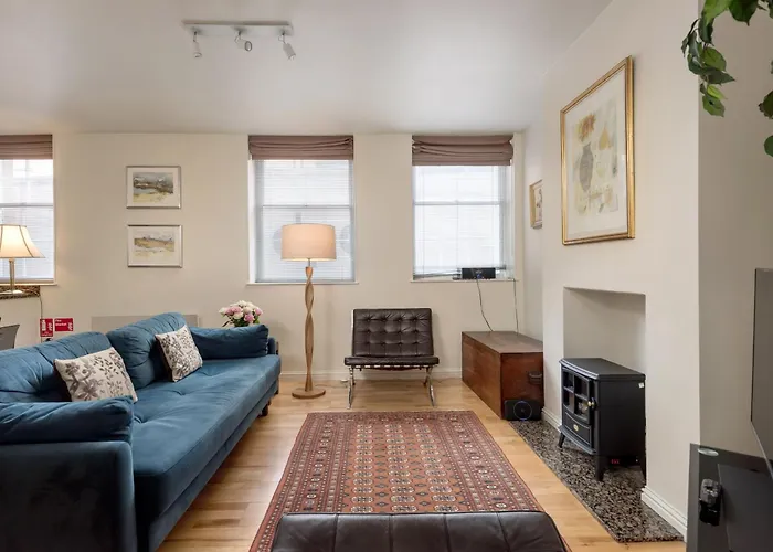Causewayside Apartment - The Edinburgh Address