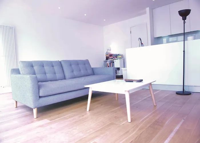 Modern Quartermile Apartment