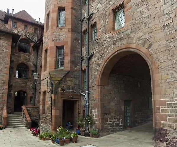 Historic Dean Village Treasure, Sleeps 4