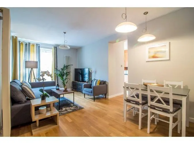 Central And Stylish One Bedroom Apartment