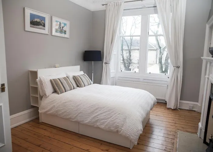 Edinburgh, Stockbridge Apartment