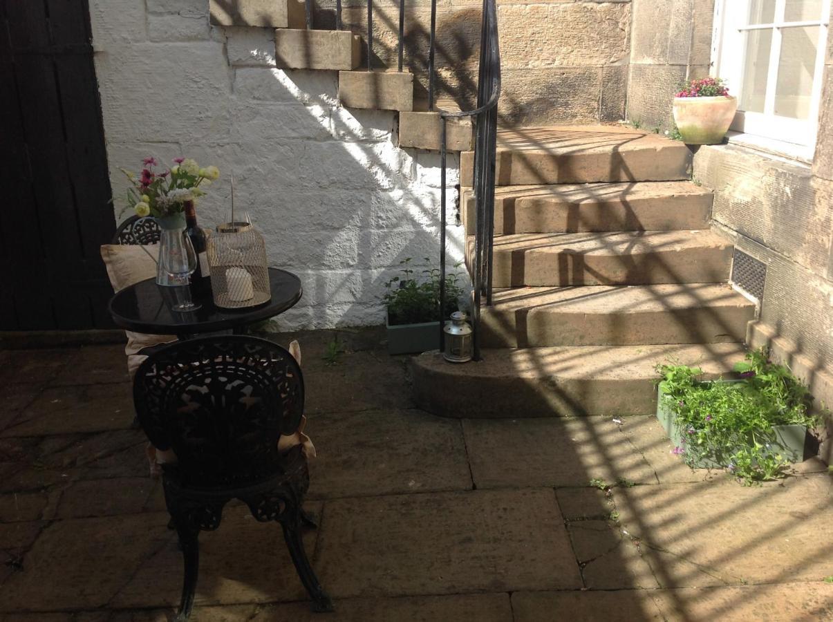 A In The City - West Guest house Edinburgh