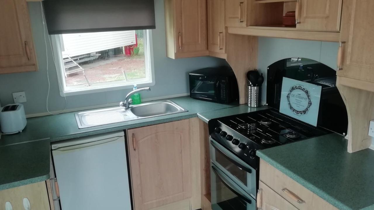 Holiday home Static Caravan For Hire, Budget Friendly *