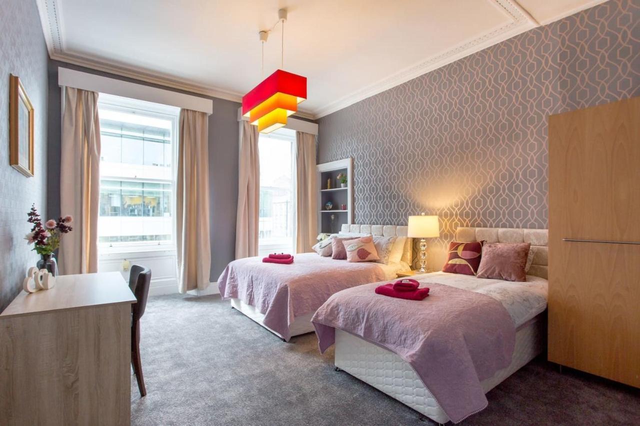 Stunning 2-bed In Apartment