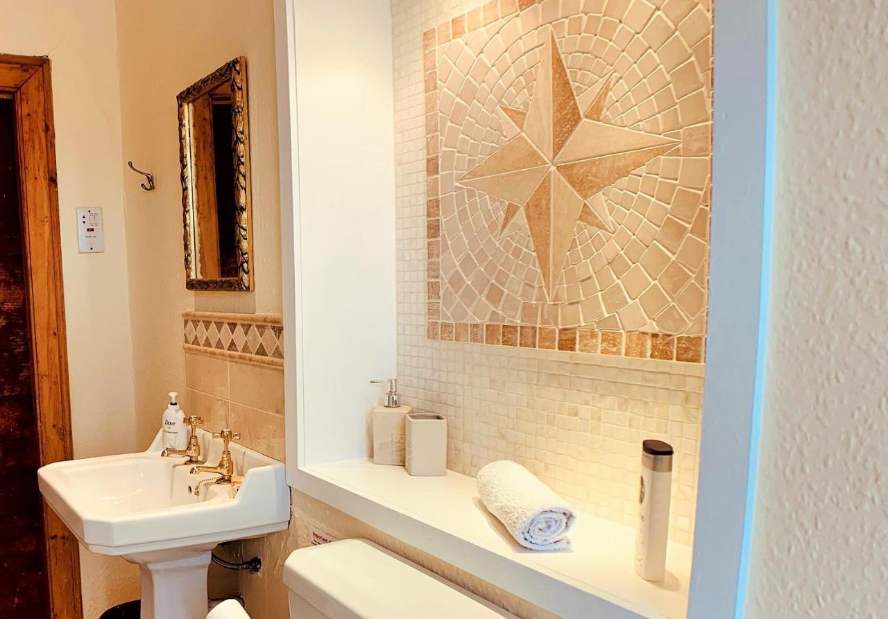 F2 Charming Centre Full Of Character Apartment *
