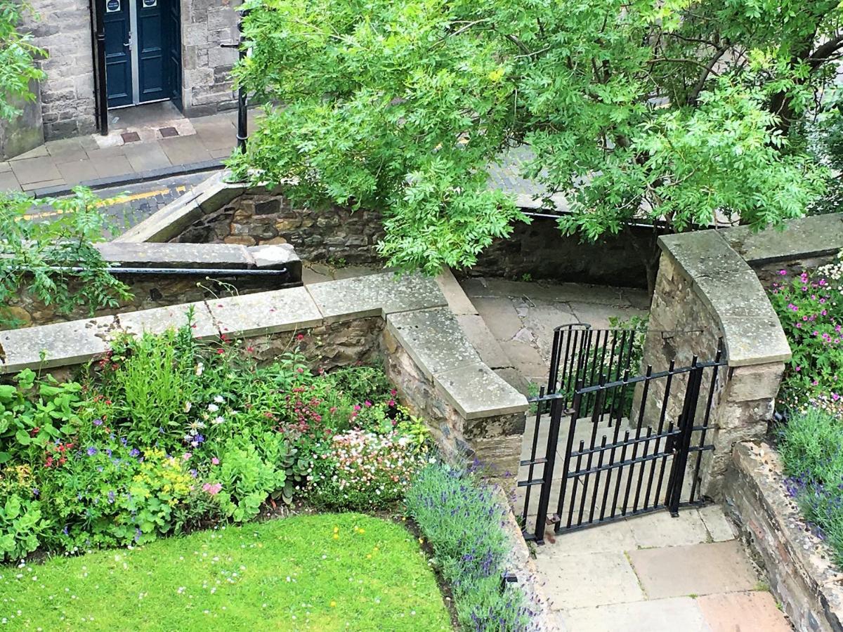 F2 Charming Centre Full Of Character * Edinburgh