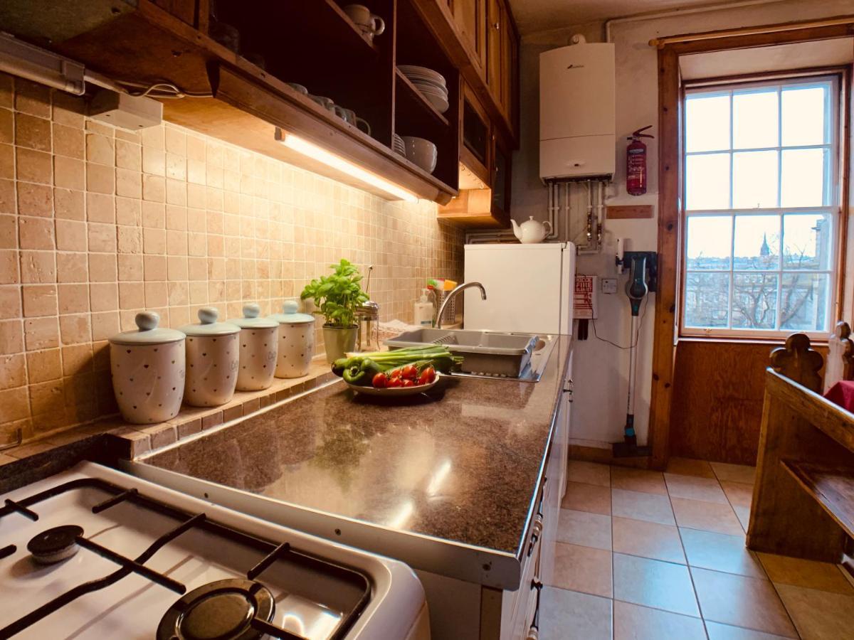 F2 Charming Centre Full Of Character Apartment