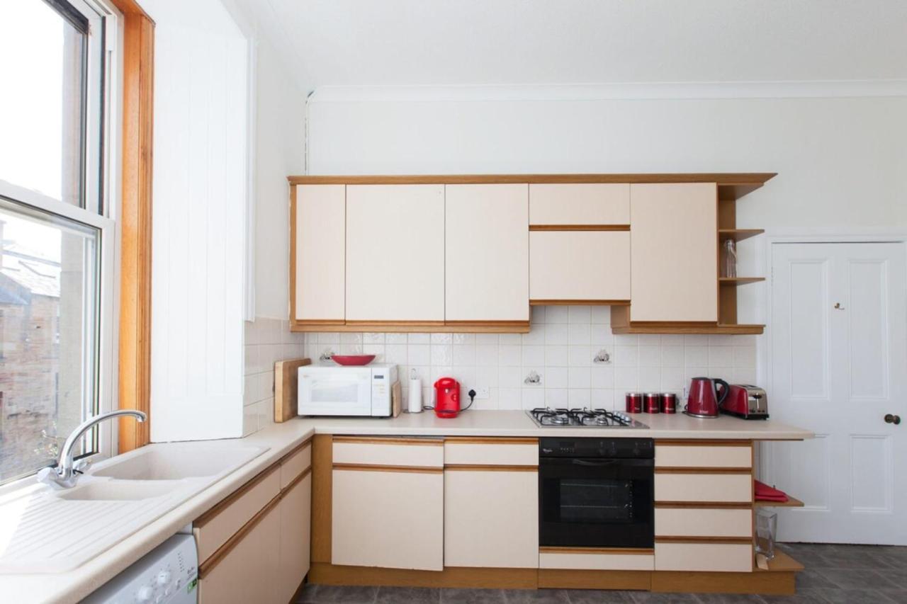 Spacious And Bright Polworth Flat * Edinburgh
