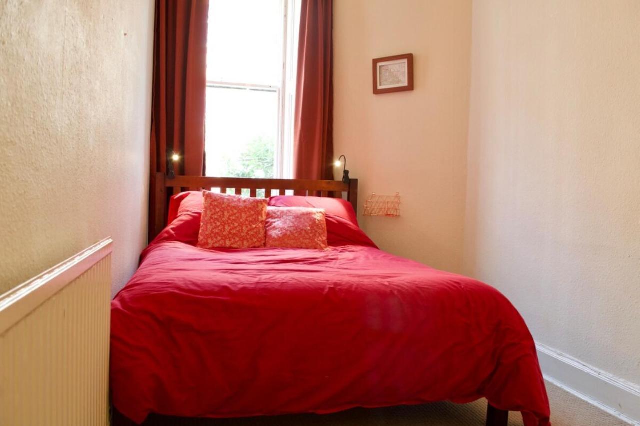 Beautiful Traditional 3 Bedroom In *