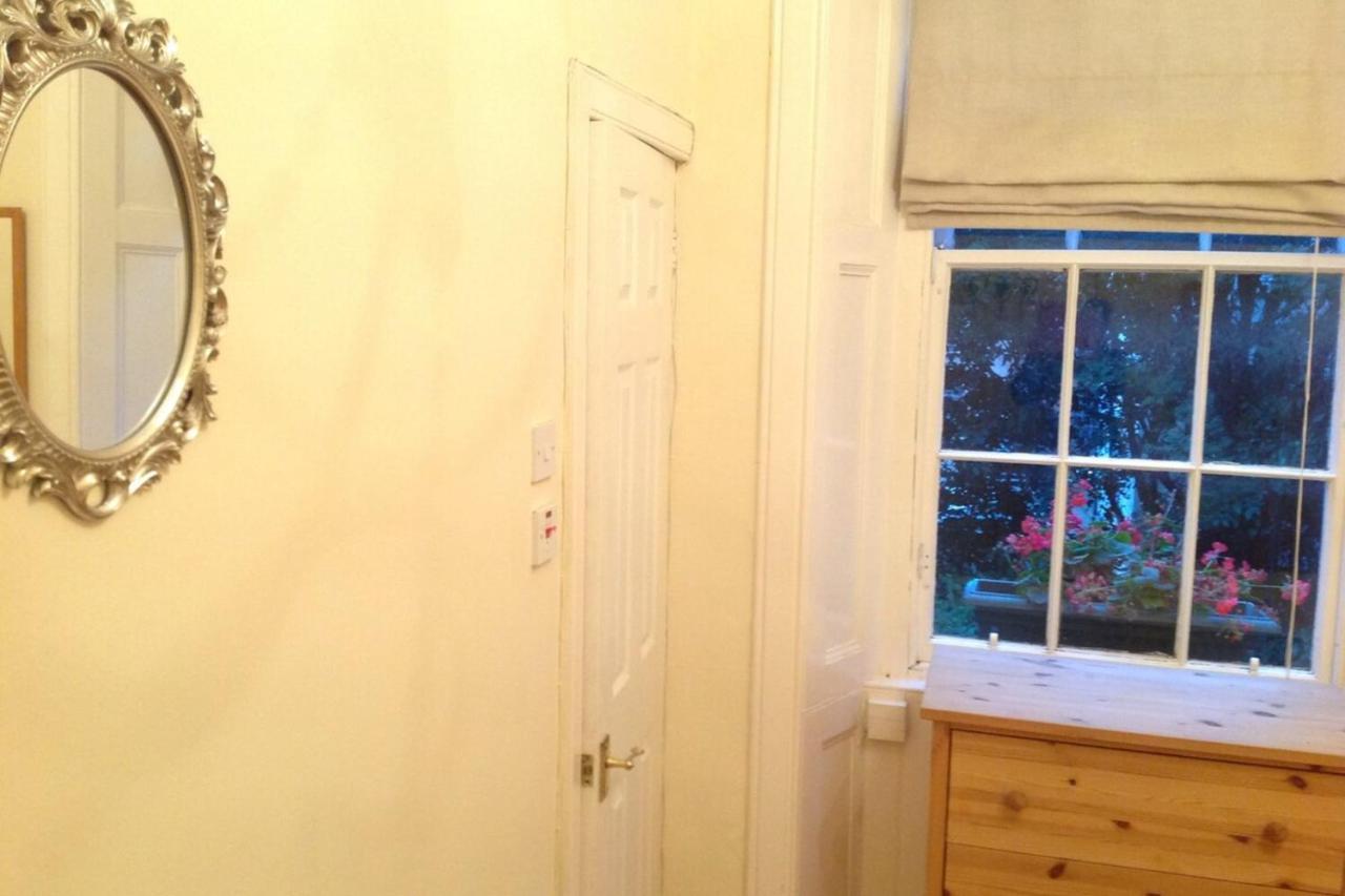 Apartment 1 Bedroom On Charming St Stephen Street *