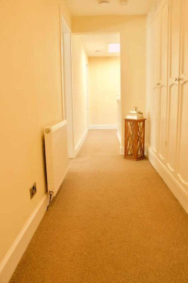 Altido Superb Terraced House With Patio In Leith Apartment