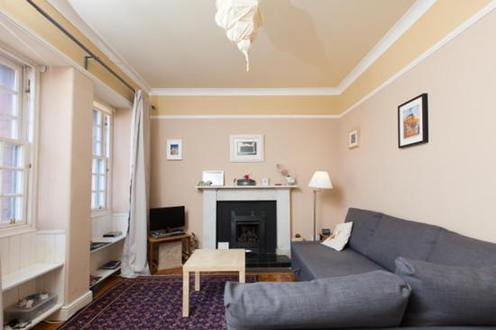 Historic Dean Village Treasure, Sleeps 4 *