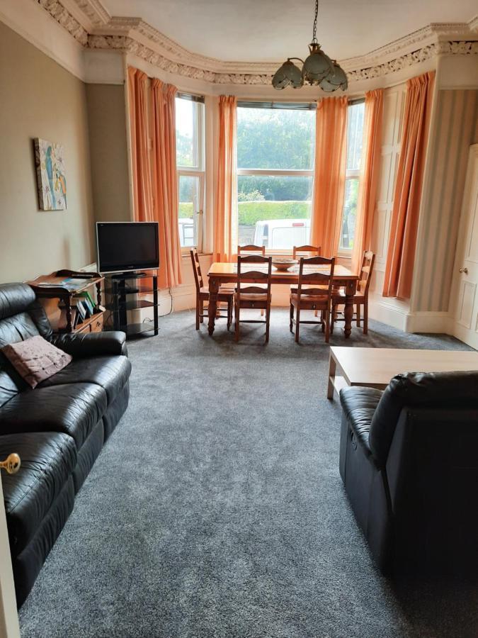 Victorian 3 Bedroom With Free Parking And Private Garden *