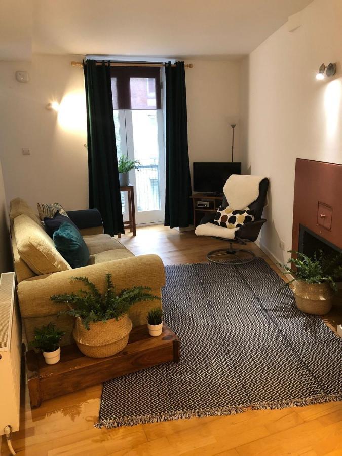 The Edmonstone's Appartement