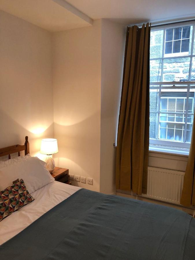 The Edmonstone's Appartement