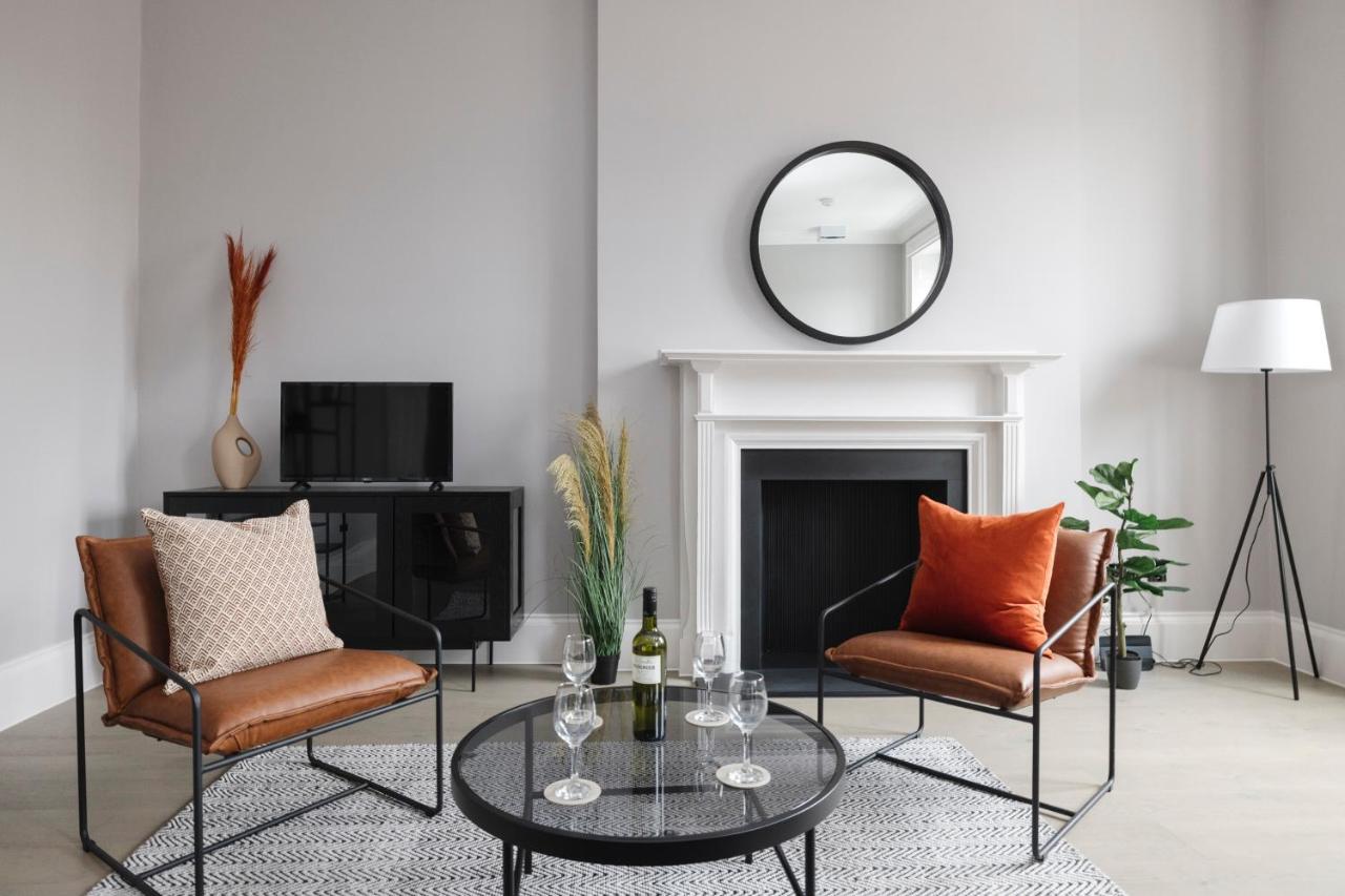 Apartment Joivy Luxurious On Notable George Street *
