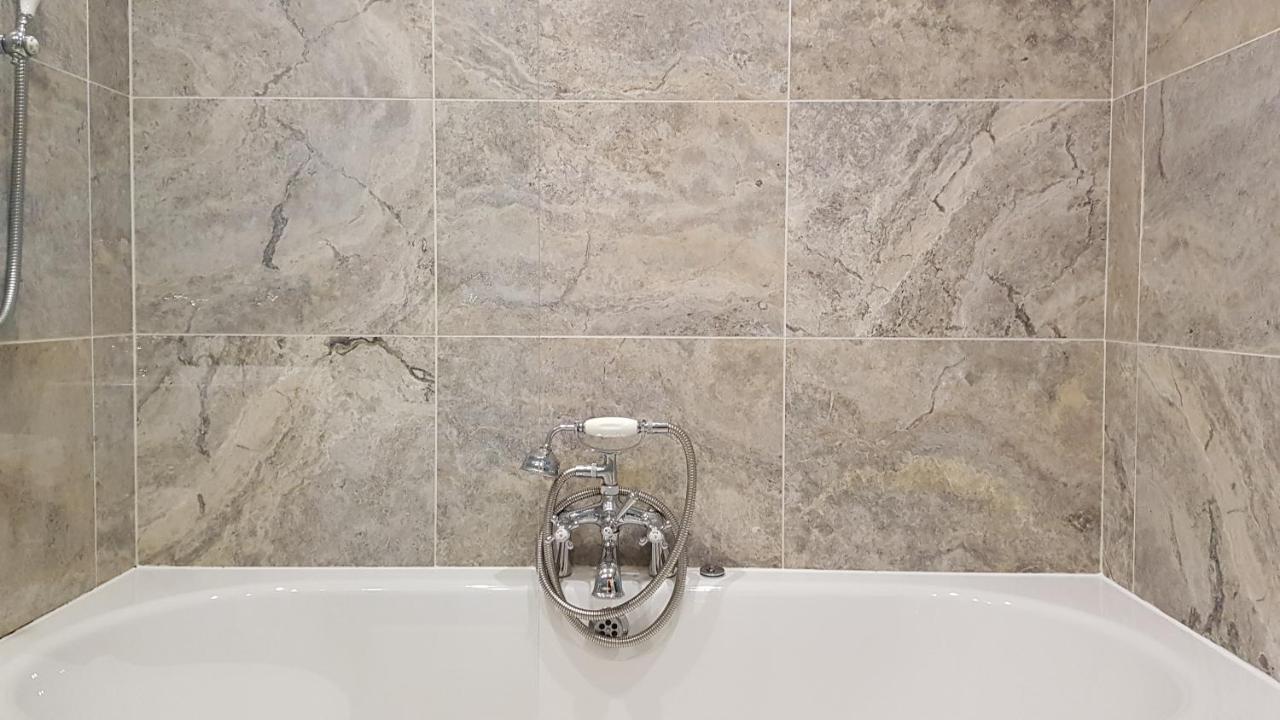 Gorgeous 3-bedroom * EDI