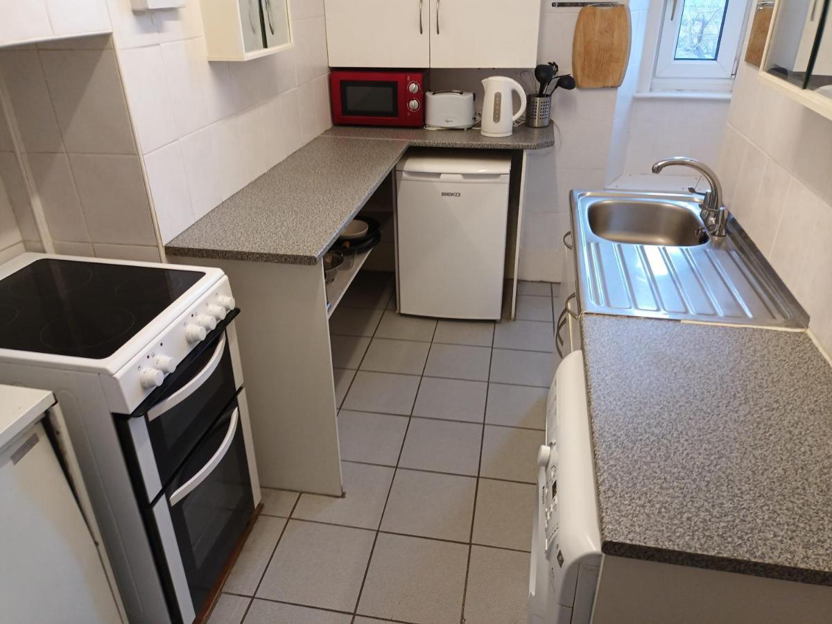 Apartment Victorian 3 Bedroom With Free Parking And Private Garden *