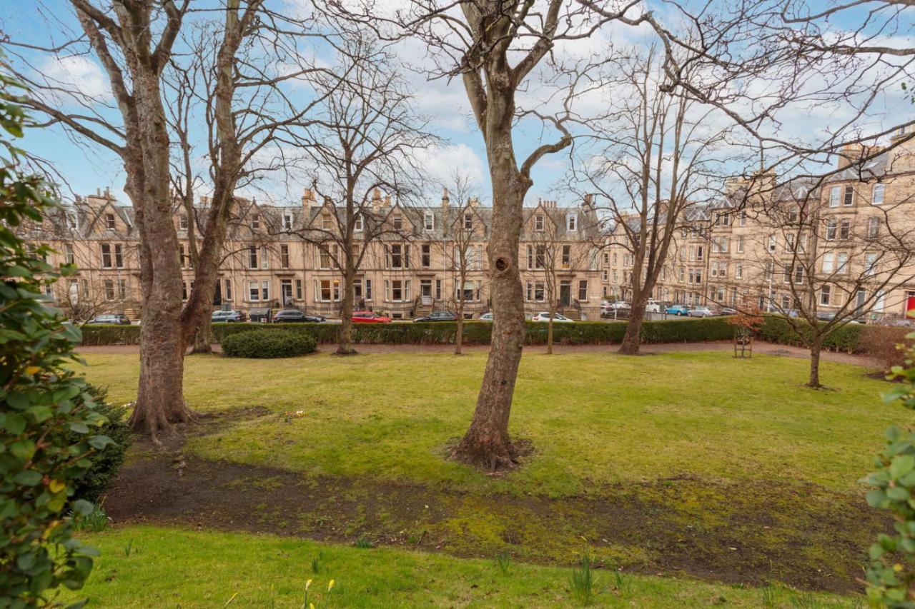Apartment South Learmonth Gardens *