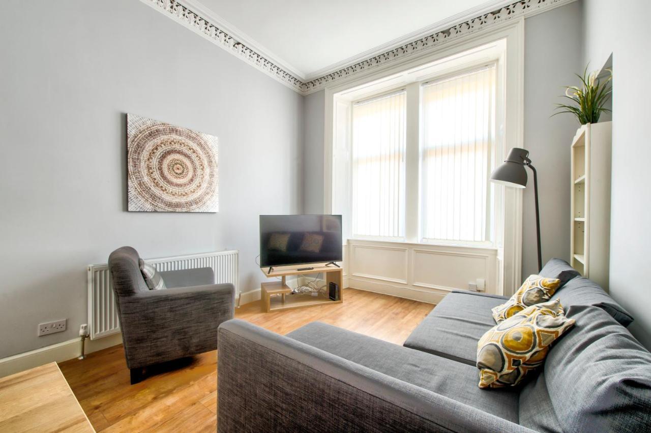 Sleeps 6 Free Parking EDI