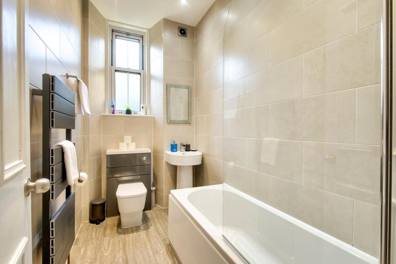 Sleeps 6 Free Parking Appartement