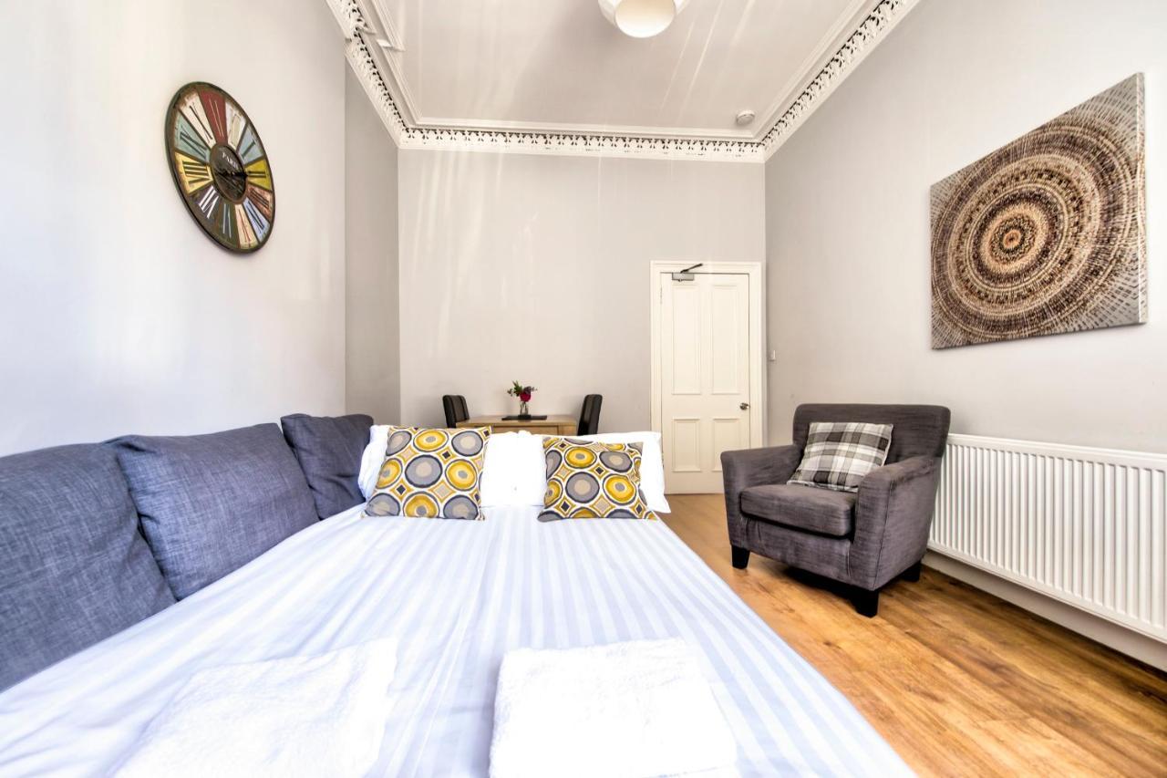 Sleeps 6 Free Parking Appartement