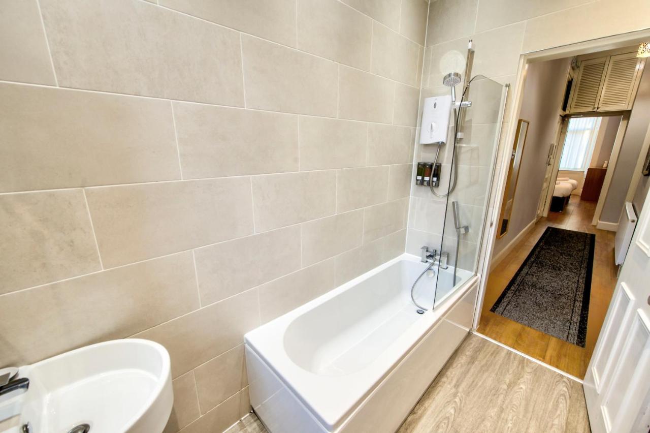 Sleeps 6 Free Parking EDI