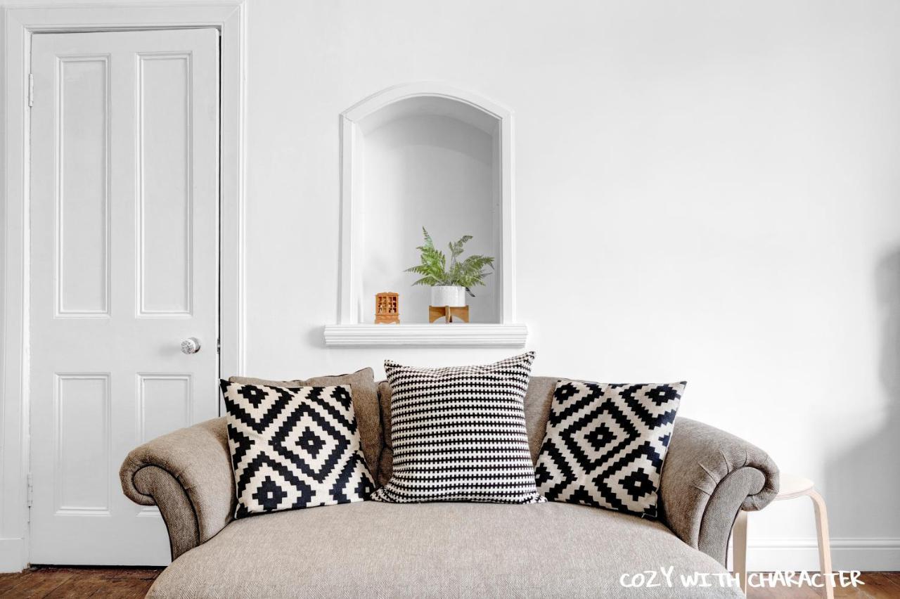Cozy With Character Cochrane At Leith Links Park Apartment